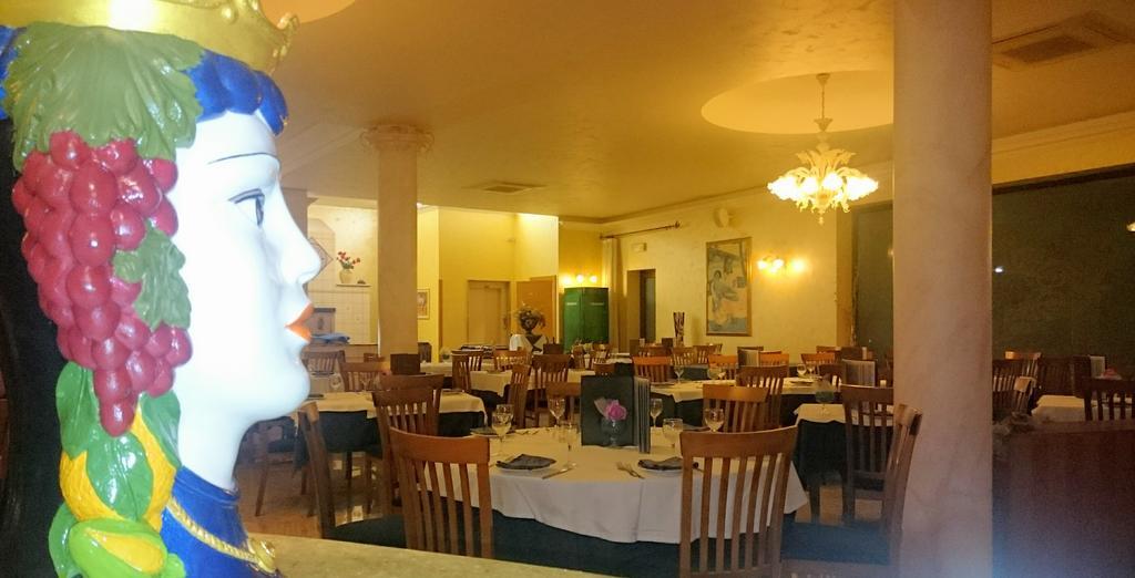 Hotel Ristorante Cordial Комизо Екстериор снимка