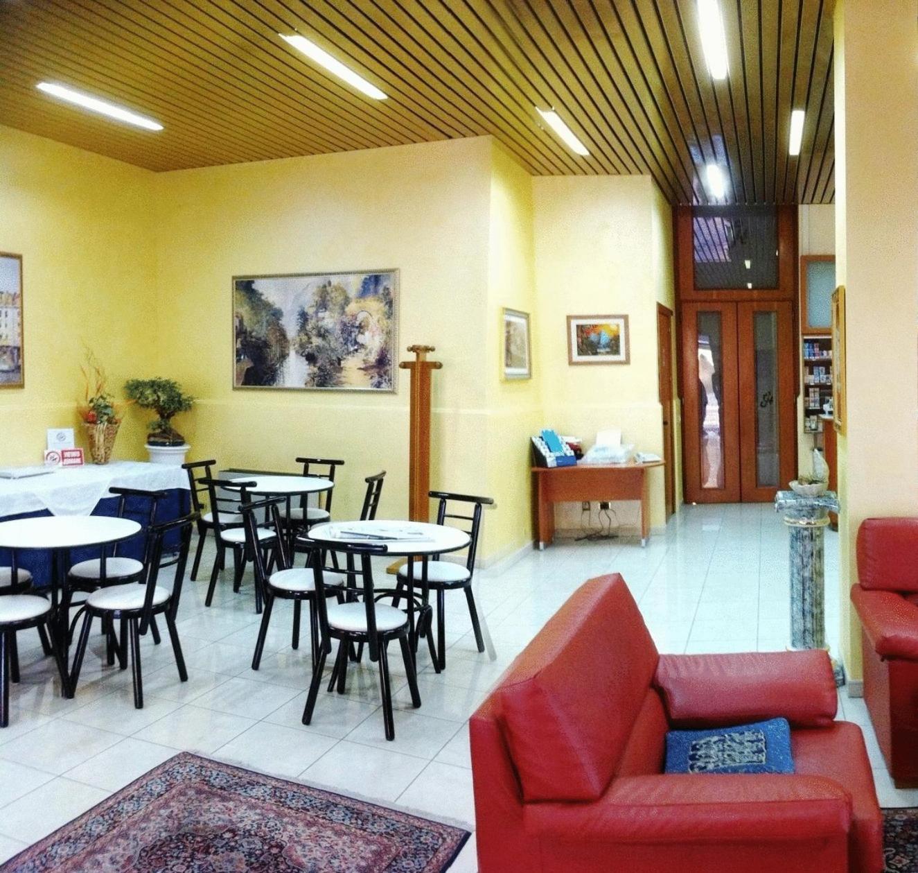 Hotel Ristorante Cordial Комизо Екстериор снимка